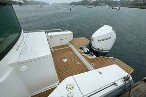 2020 Axopar 28 Cabin w/Wet Bar thumbnail 3