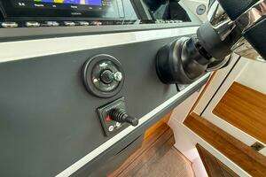 2020 Axopar 28 Cabin w/Wet Bar thumbnail 20