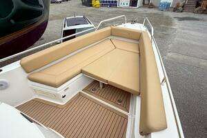 2020 Axopar 28 Cabin w/Wet Bar thumbnail 9