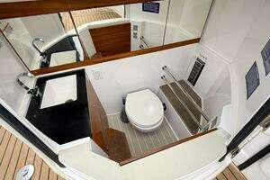 2020 Axopar 28 Cabin w/Wet Bar thumbnail 21