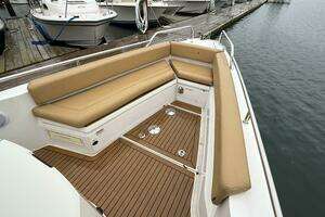 2020 Axopar 28 Cabin w/Wet Bar thumbnail 27
