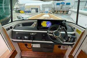 2020 Axopar 28 Cabin w/Wet Bar thumbnail 18