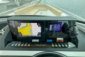 2020 Axopar 28 Cabin w/Wet Bar thumbnail 29