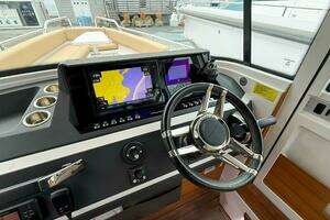 2020 Axopar 28 Cabin w/Wet Bar thumbnail 19