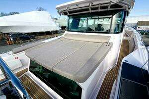 2024 Axopar 45 XC Cross Cabin thumbnail 6