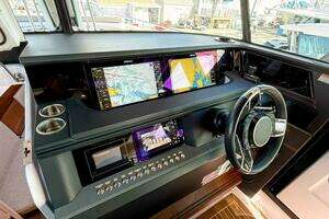 2024 Axopar 45 XC Cross Cabin thumbnail 16