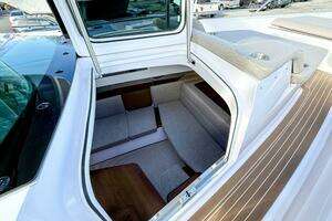 2024 Axopar 45 XC Cross Cabin thumbnail 34