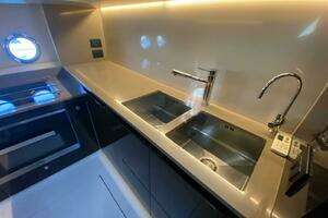 2016 Azimut 77S thumbnail 37