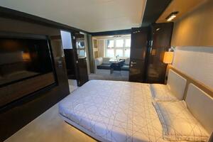 77ft Azimut Yacht For Sale