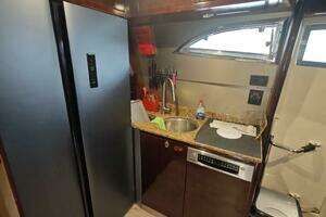 2002 Ferretti Yachts 720 thumbnail 10