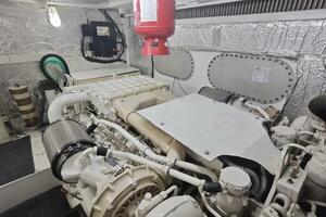 74FT (22.66M) FERRETTI YACHTS