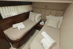 2002 Ferretti Yachts 720 thumbnail 13