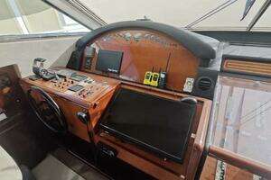 2002 Ferretti Yachts 720 thumbnail 37
