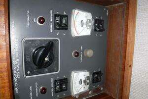 1979 Hatteras 46 Convertible thumbnail 9