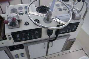 1979 Hatteras 46 Convertible thumbnail 5