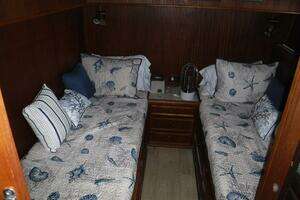 1979 Hatteras 46 Convertible thumbnail 16