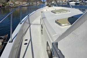 1989 Offshore Yachts 48 Sedan thumbnail 5