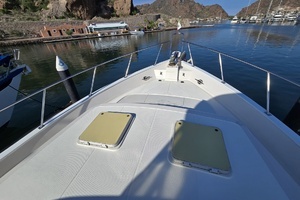 1989 Offshore Yachts 48 Sedan thumbnail 4