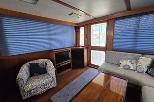 1989 Offshore Yachts 48 Sedan thumbnail 14