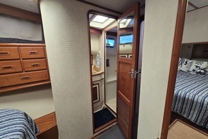 1989 Offshore Yachts 48 Sedan thumbnail 20