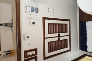 THE WETBAR 48ft Offshore Yachts Yacht For Sale