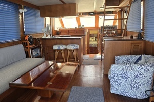 1989 Offshore Yachts 48 Sedan thumbnail 15