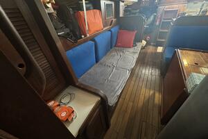 38ft Morgan Yacht For Sale