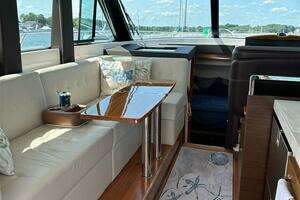 2017 Tiara Yachts C39 Coupe thumbnail 11