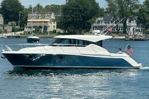 39-ft-Tiara Yachts-2017-C39 Coupe-Silver Lining-Bristol Rhode Island United States yacht for sale