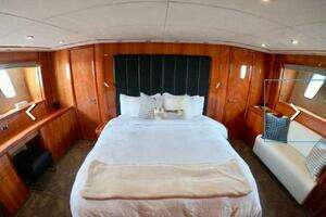 2006 Sunseeker Predator 82 thumbnail 17