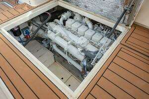 1987 Custom Carolina Island Boatworks 34 Express thumbnail 29