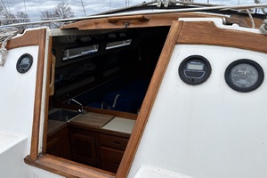 1981 Catalina 30 thumbnail 4