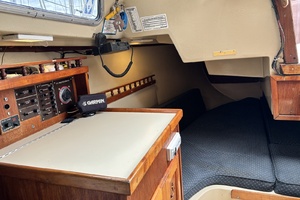 1981 Catalina 30 thumbnail 6