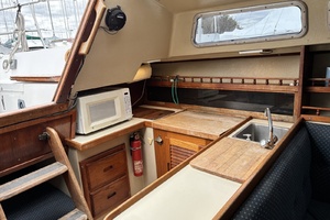 1981 Catalina 30 thumbnail 7
