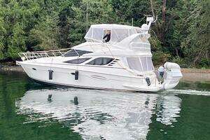 2006 Silverton 38 Sport Bridge thumbnail 2