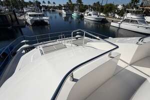 2025 Aquila 54 ENCLOSED BRIDGE thumbnail 16