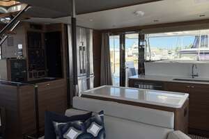 2025 Aquila 54 ENCLOSED BRIDGE thumbnail 29