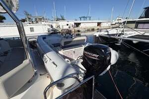 2025 Aquila 54 ENCLOSED BRIDGE thumbnail 77