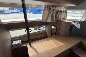 2025 Aquila 54 ENCLOSED BRIDGE thumbnail 79