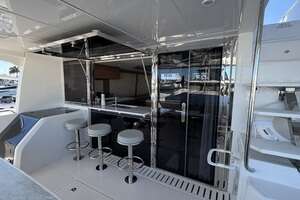 2025 Aquila 54 ENCLOSED BRIDGE thumbnail 17