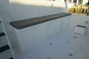 1990 Viking Cockpit Motor Yacht thumbnail 46