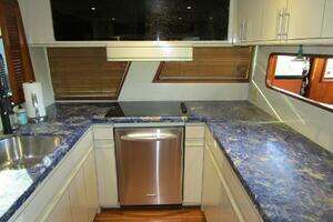 1990 Viking Cockpit Motor Yacht thumbnail 6