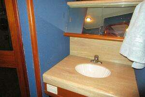 1990 Viking Cockpit Motor Yacht thumbnail 32