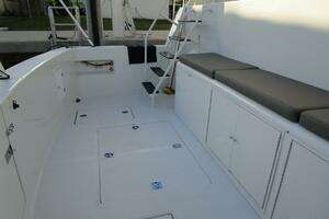 1990 Viking Cockpit Motor Yacht thumbnail 47