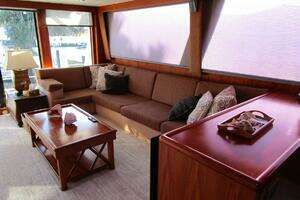 1990 Viking Cockpit Motor Yacht thumbnail 11