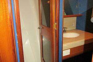 1990 Viking Cockpit Motor Yacht thumbnail 33