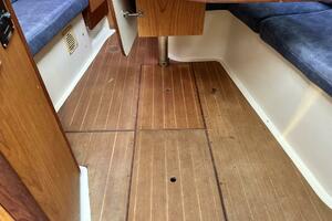 Just Enough 29ft Hunter Yacht For Sale