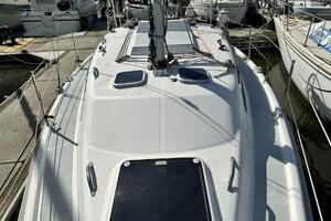 Just Enough 29ft Hunter Yacht For Sale