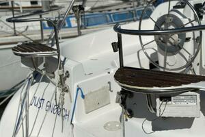 Just Enough 29ft Hunter Yacht For Sale