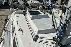 Just Enough 29ft Hunter Yacht For Sale
